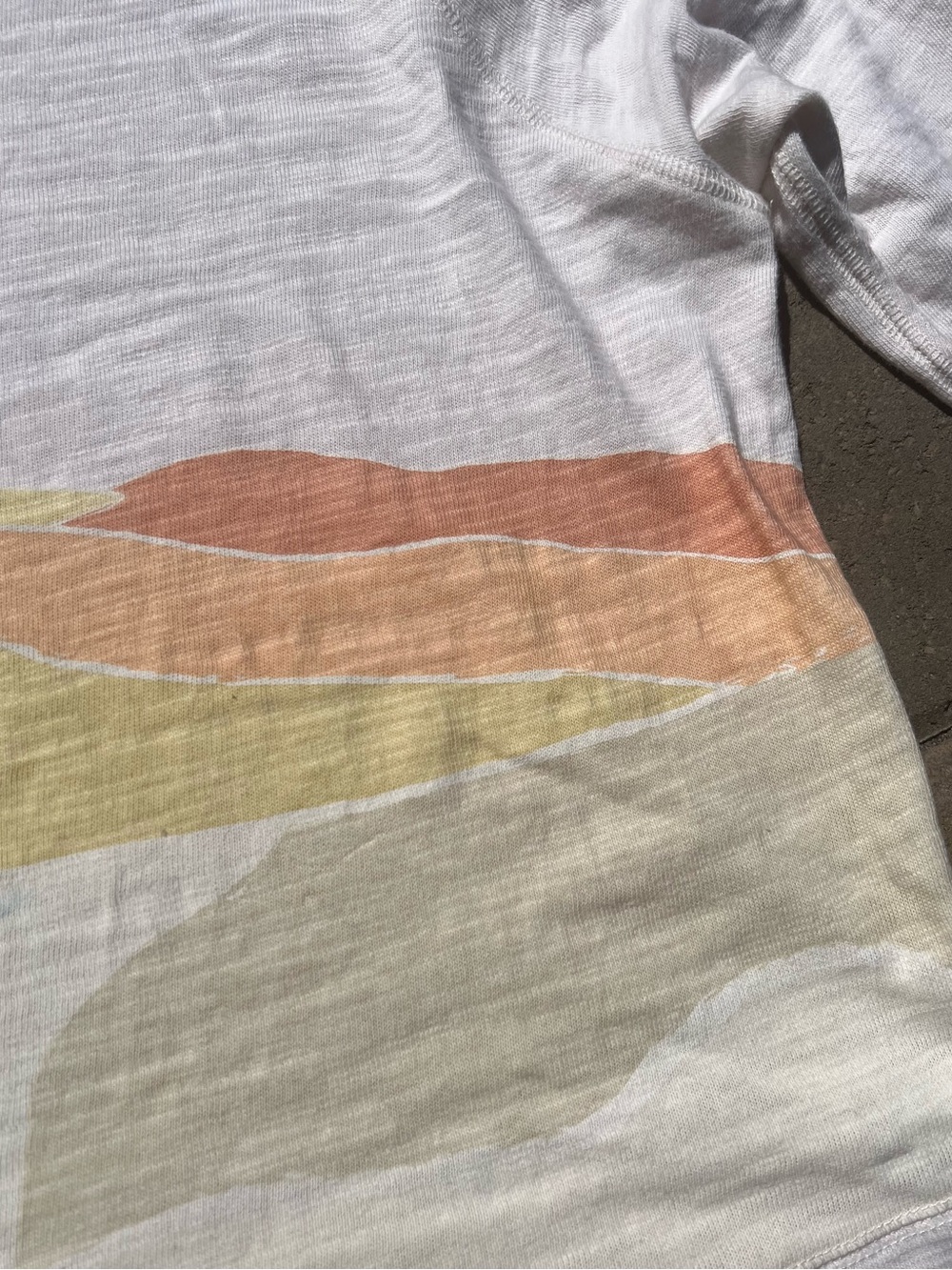 The Faherty Sunwashed Slub Crew in the Sun Spritz Soleil Medium - Picture 9 of 12